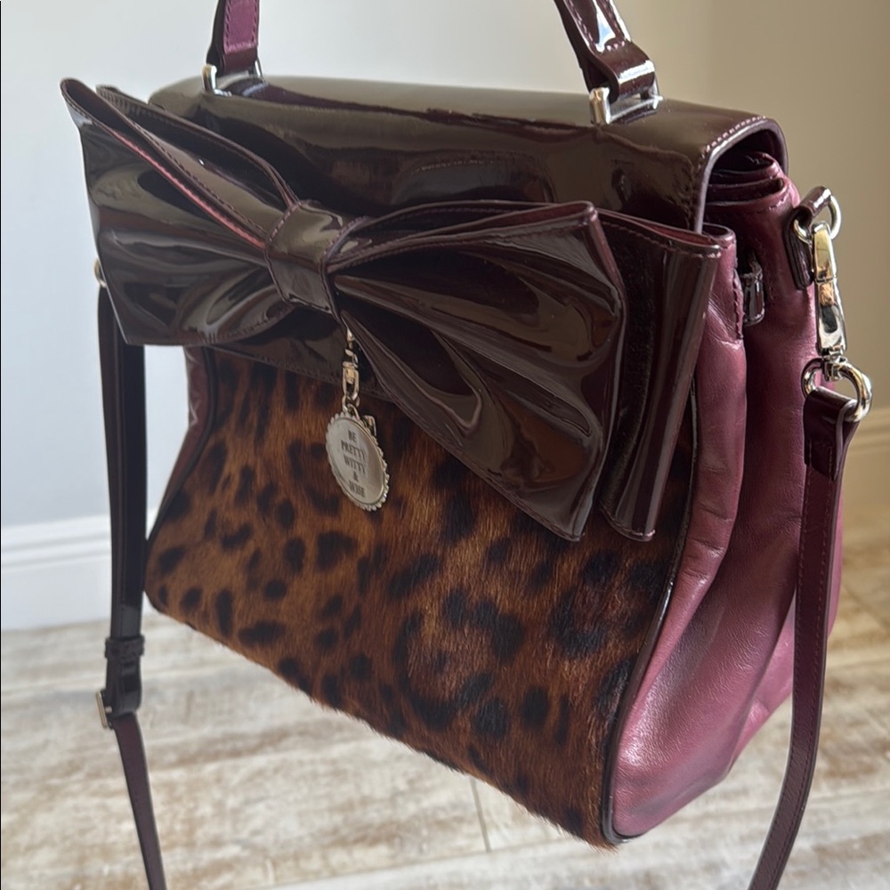 MY FLAT IN LONDON Leopard Print and Black Bow Handbag - Picture 12 of 14